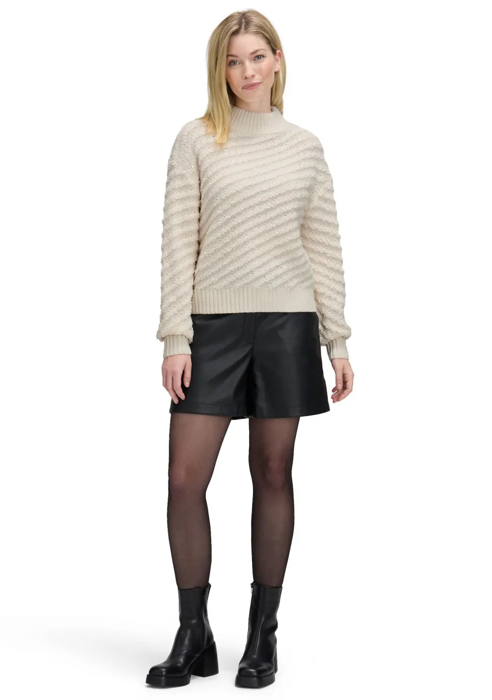 BETTY & CO TRUI