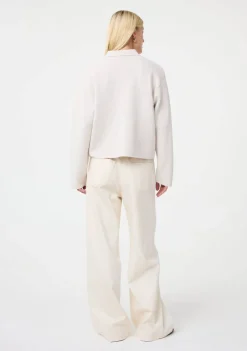 KNIT-TED VEST