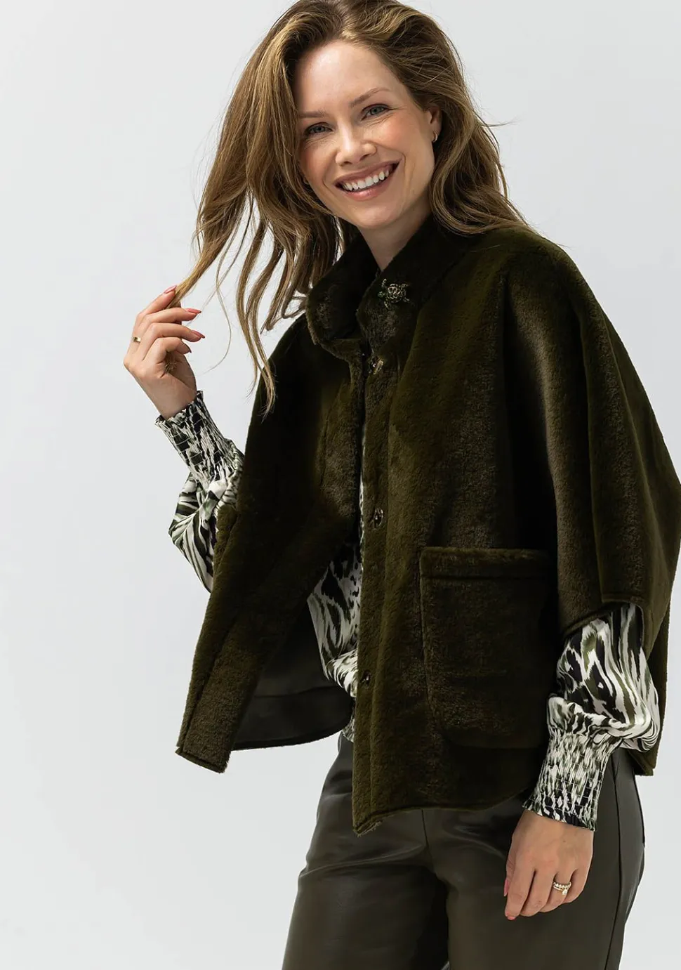 LABEL DOT PONCHO