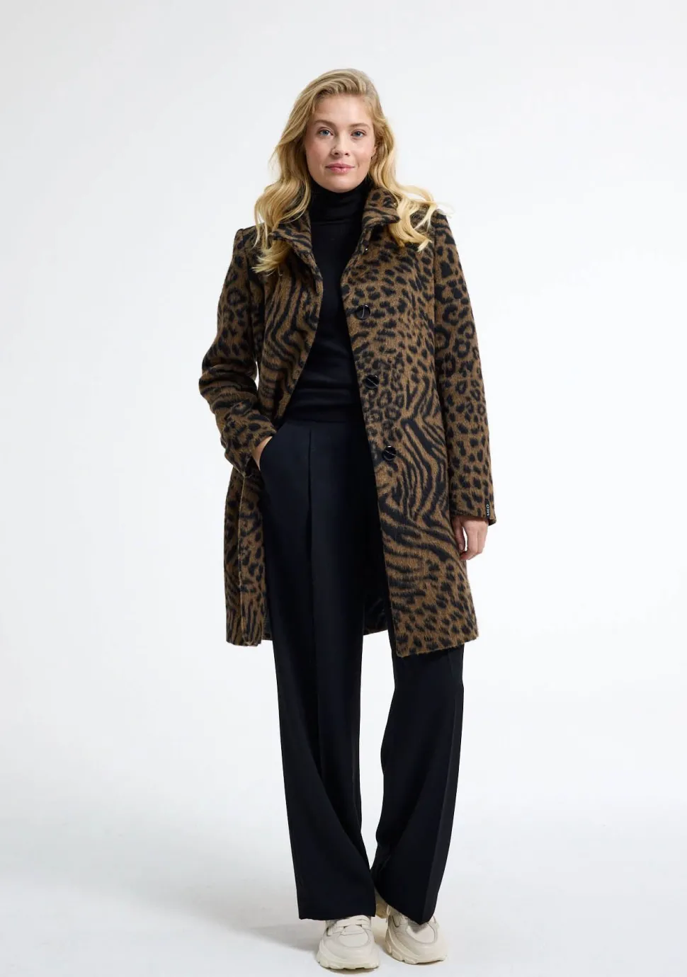 MILO COATS MANTEL