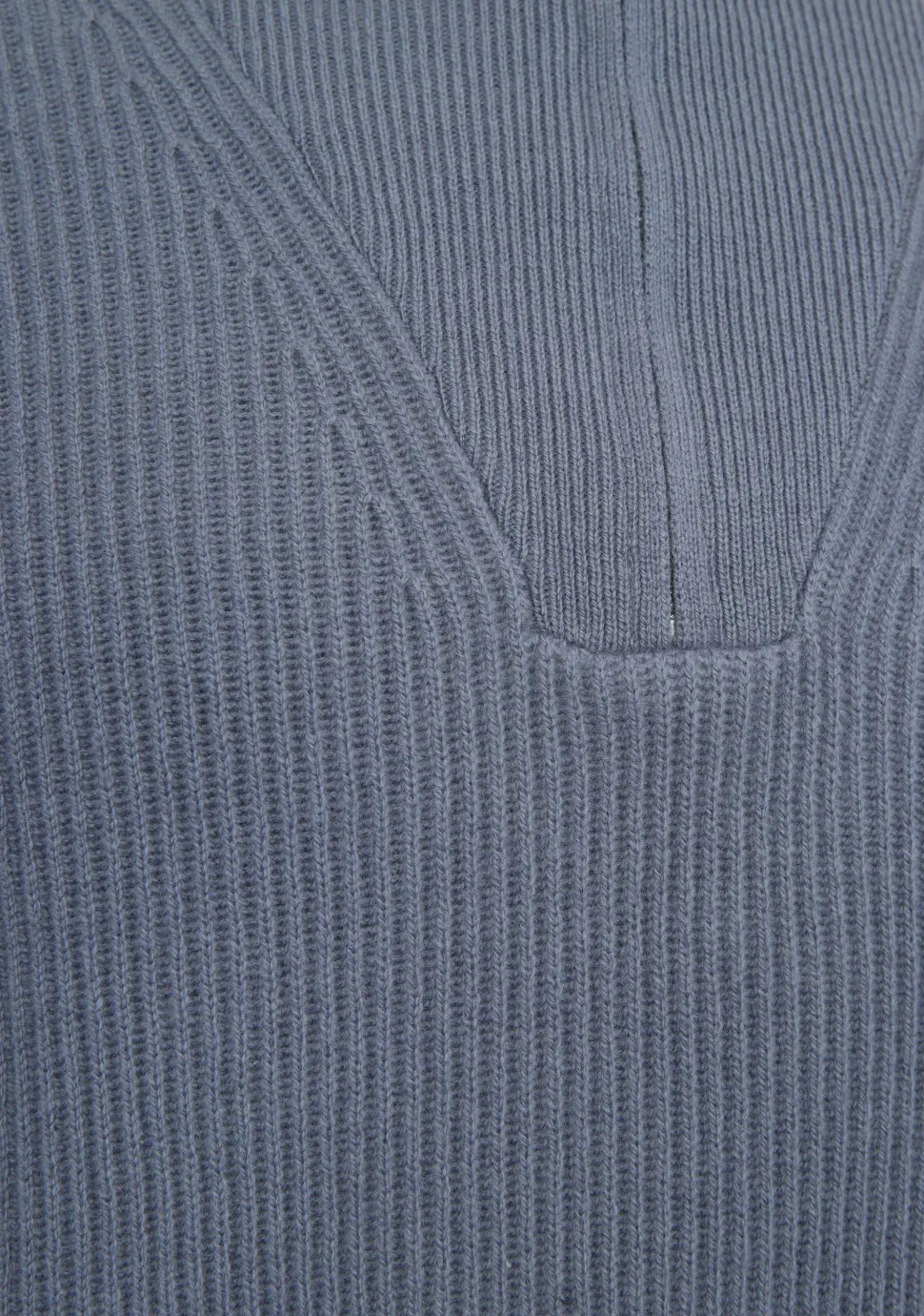 PROFUOMO TRUI
