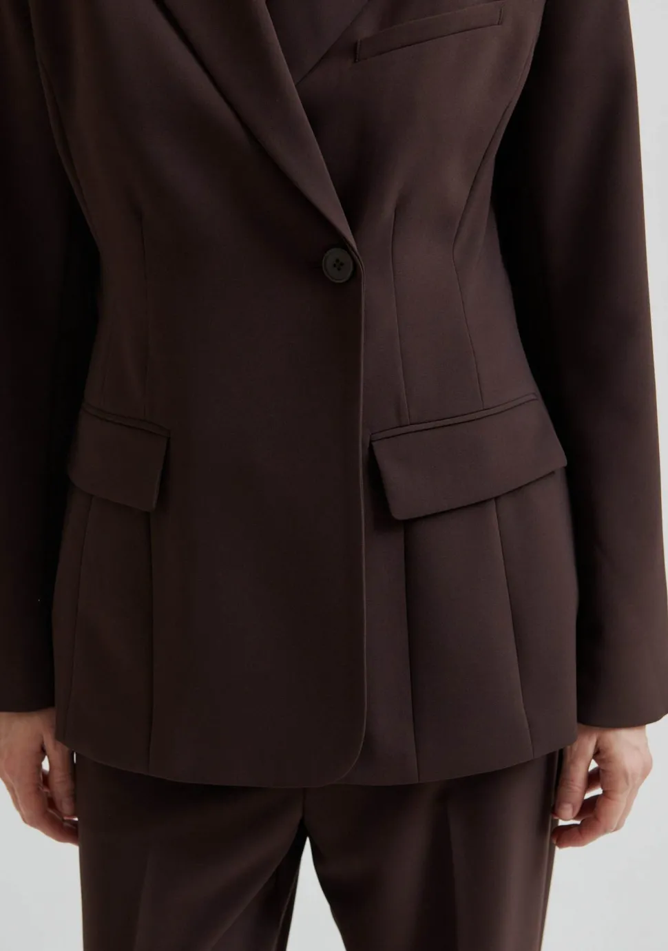 SECOND FEMALE BLAZER