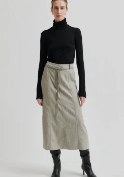 SECOND FEMALE ROK