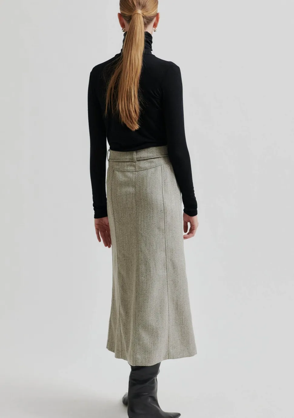 SECOND FEMALE ROK