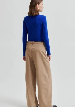 SECOND FEMALE SHIRT