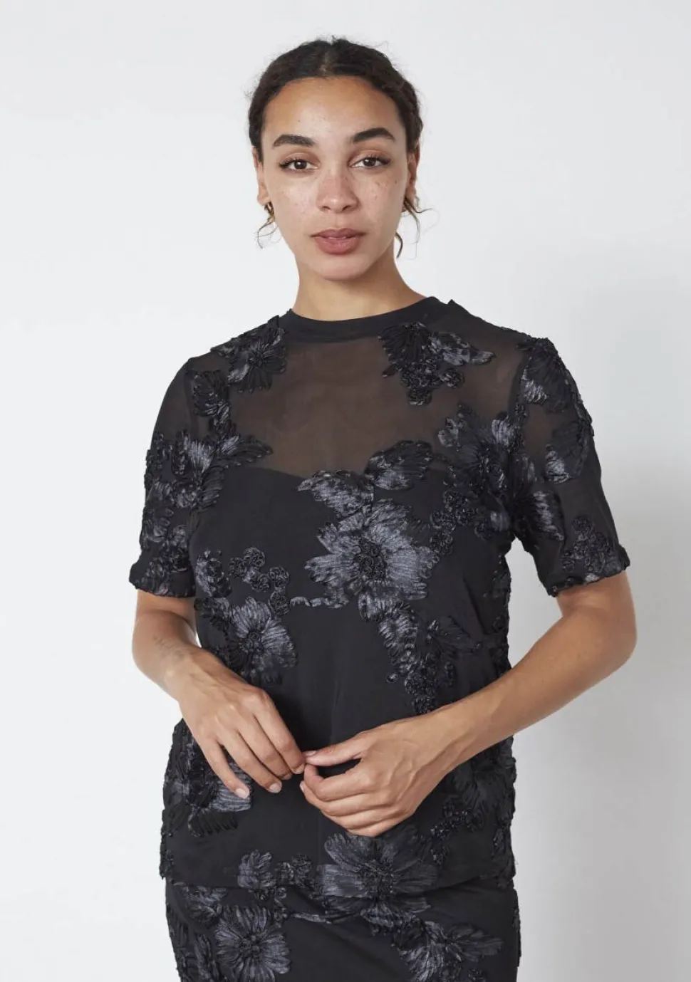 SISTERS POINT SHIRT