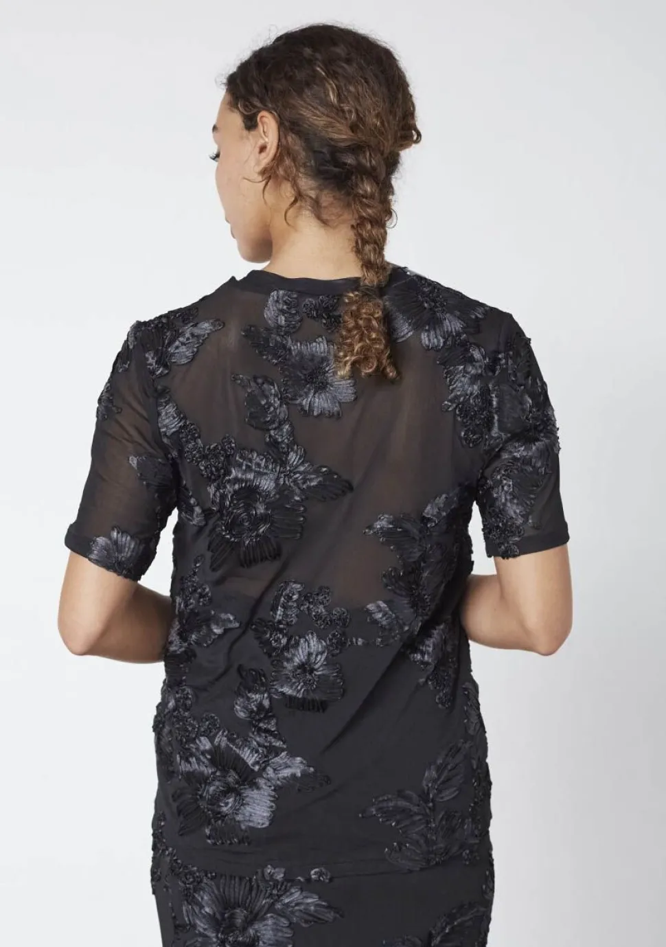 SISTERS POINT SHIRT