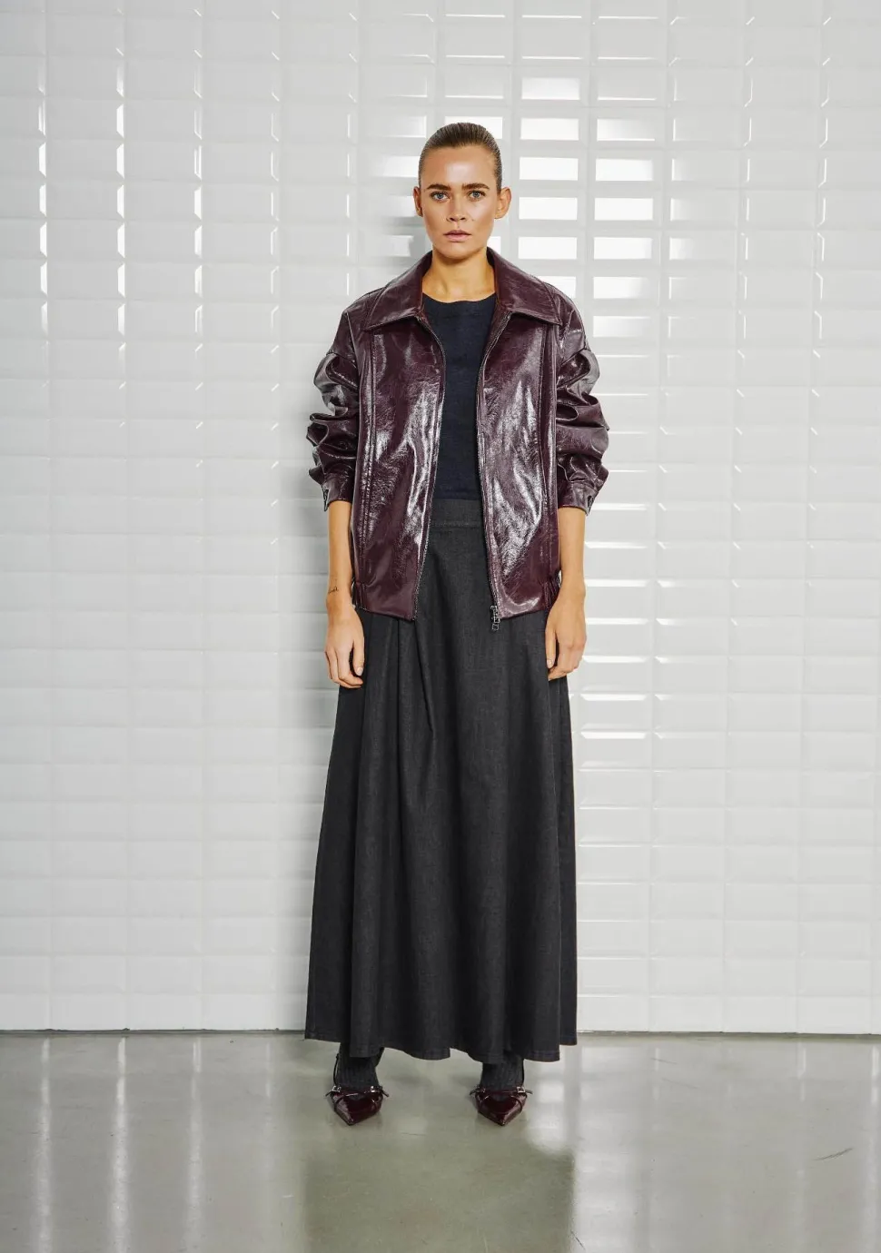 WITH BLACK LEER/SUEDE JACK
