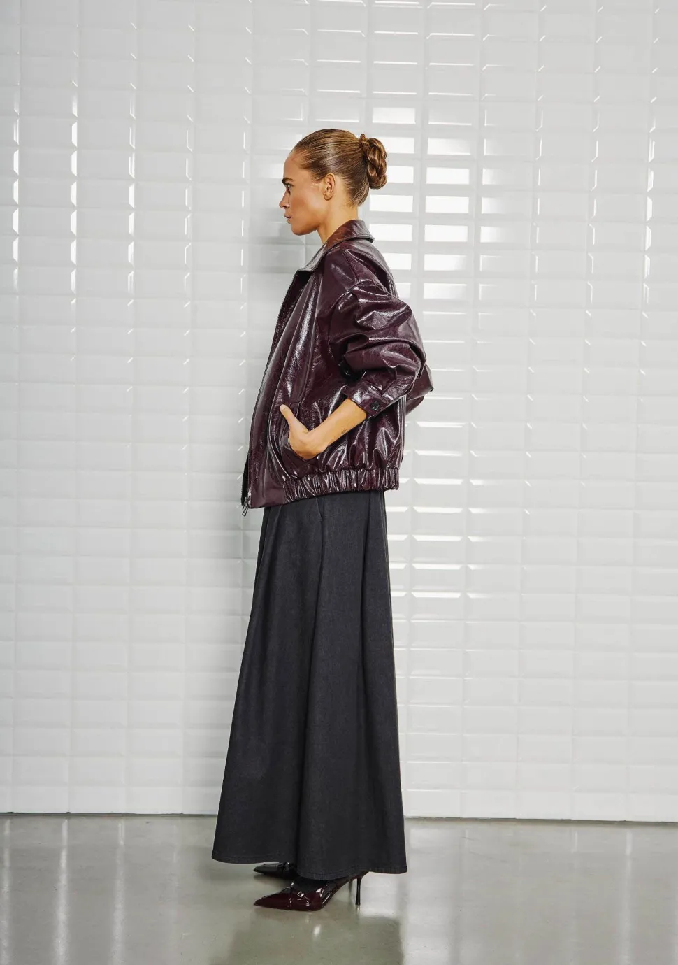 WITH BLACK LEER/SUEDE JACK
